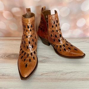 Ariat Slip-on Perforated Ankle Boot, sz 7.5